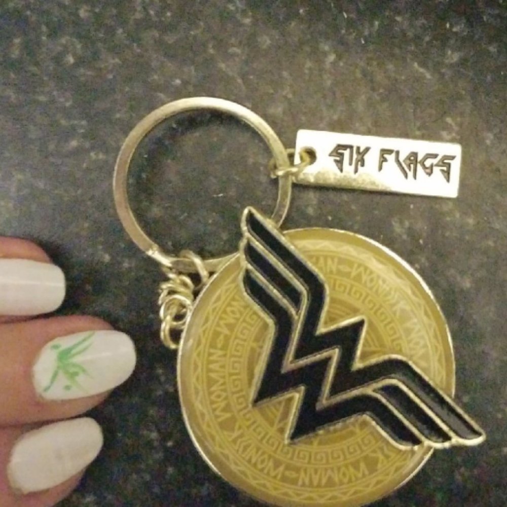 wonder woman key attachment